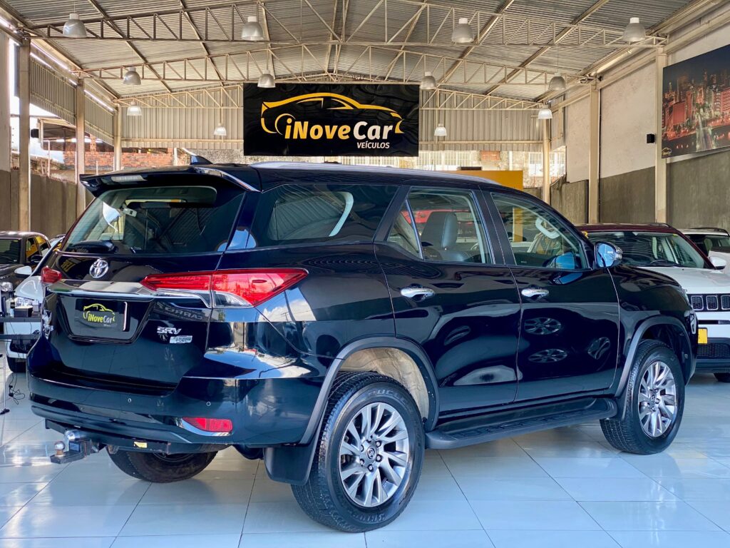 TOYOTA HILUX SW4 2.7 SRV AUTOMÁTICO 7 LUGARES 2021/2021