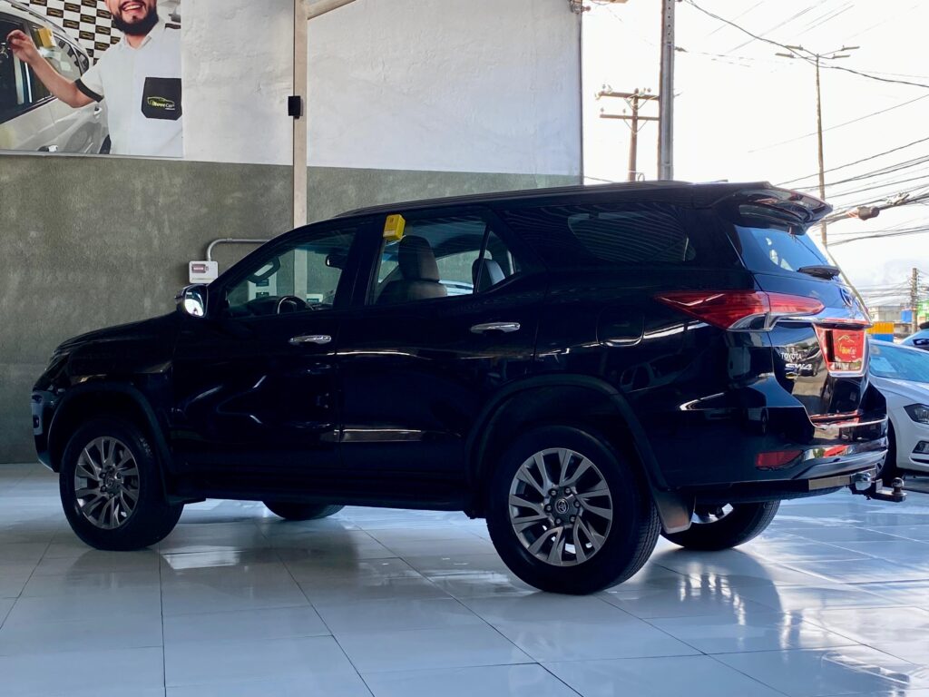 TOYOTA HILUX SW4 2.7 SRV AUTOMÁTICO 7 LUGARES 2021/2021