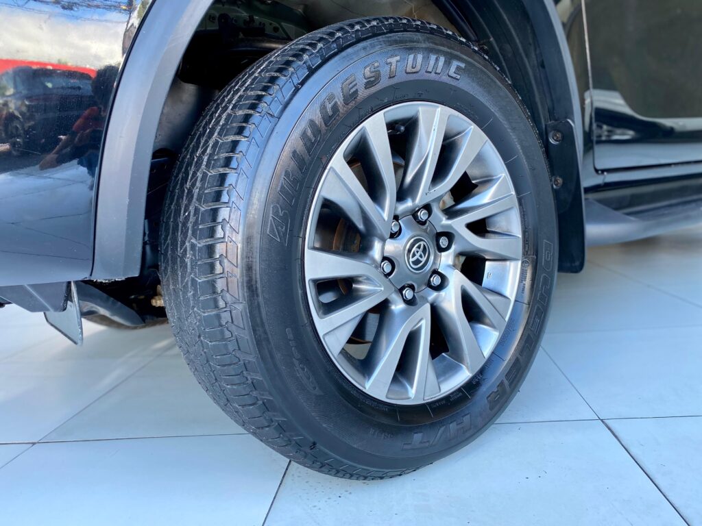 TOYOTA HILUX SW4 2.7 SRV AUTOMÁTICO 7 LUGARES 2021/2021