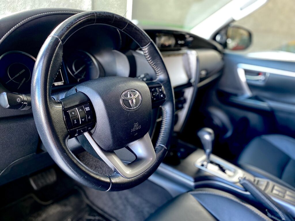 TOYOTA HILUX SW4 2.7 SRV AUTOMÁTICO 7 LUGARES 2021/2021