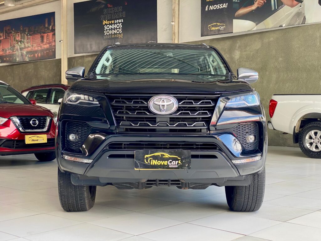 TOYOTA HILUX SW4 2.7 SRV AUTOMÁTICO 7 LUGARES 2021/2021