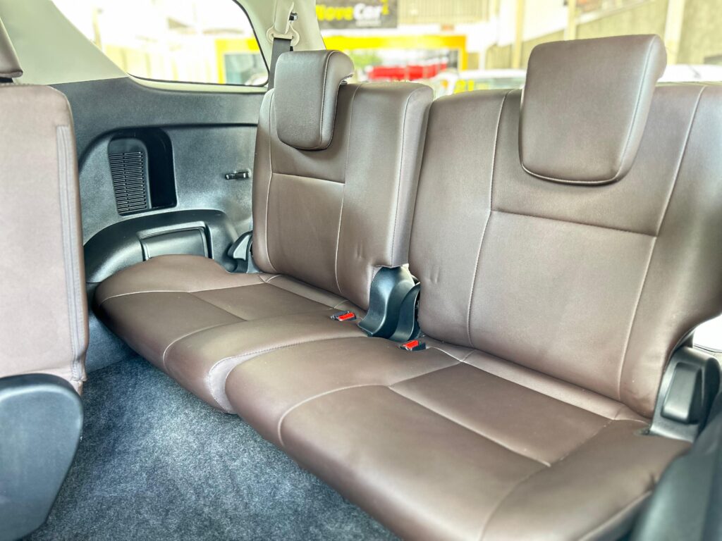 TOYOTA HILUX SW4 2.7 SRV 4X2 AUTOMÁTICO 7 LUGARES 2018/2019