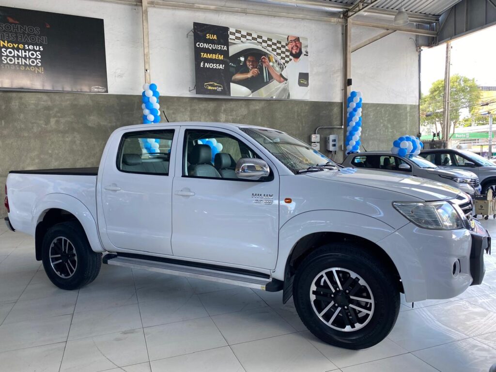 TOYOTA HILUX SR CD 4X2 FLEX AUTOMÁTICO 2015/2015
