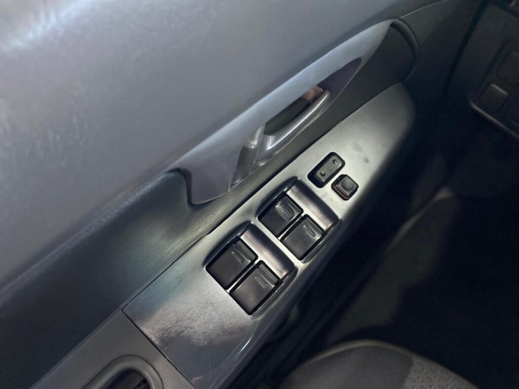 TOYOTA HILUX SR CD 4X2 FLEX AUTOMÁTICO 2015/2015