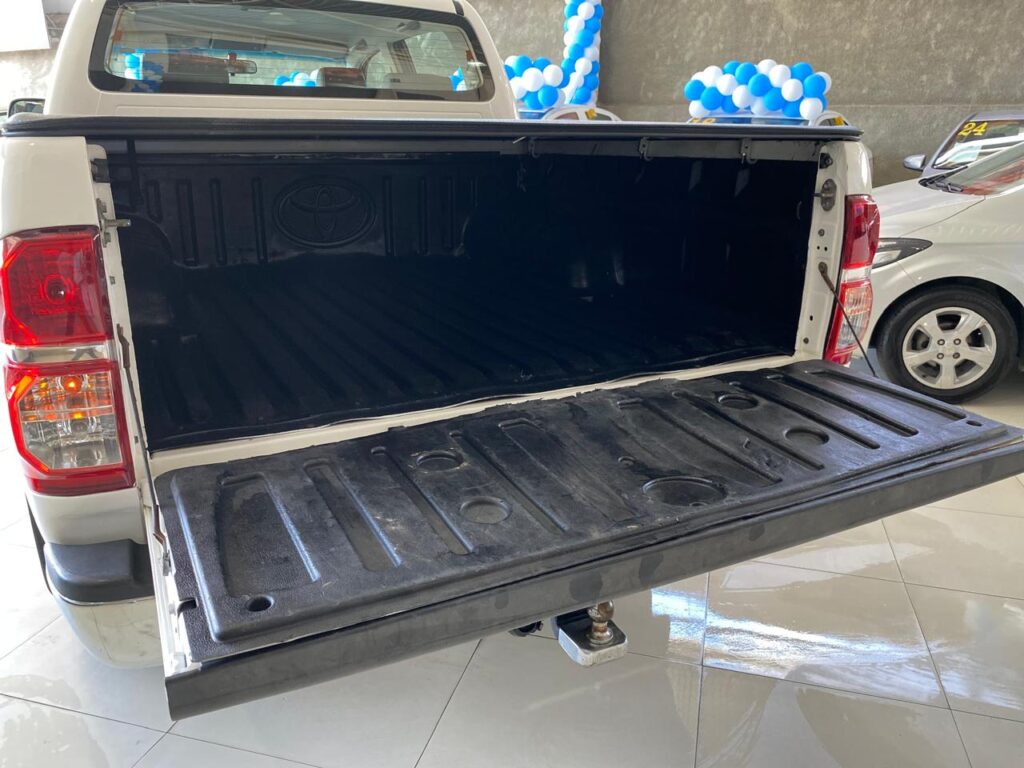 TOYOTA HILUX SR CD 4X2 FLEX AUTOMÁTICO 2015/2015