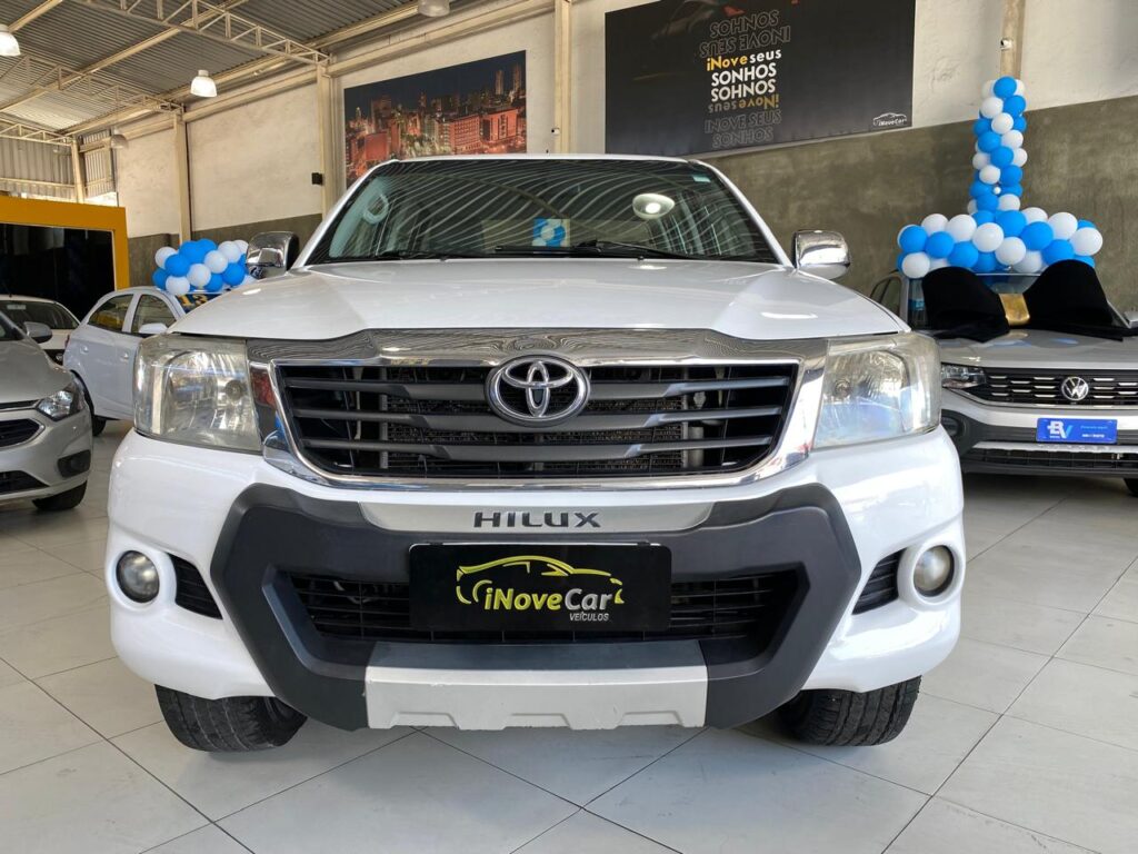 TOYOTA HILUX SR CD 4X2 FLEX AUTOMÁTICO 2015/2015