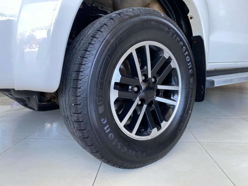 TOYOTA HILUX SR CD 4X2 FLEX AUTOMÁTICO 2015/2015