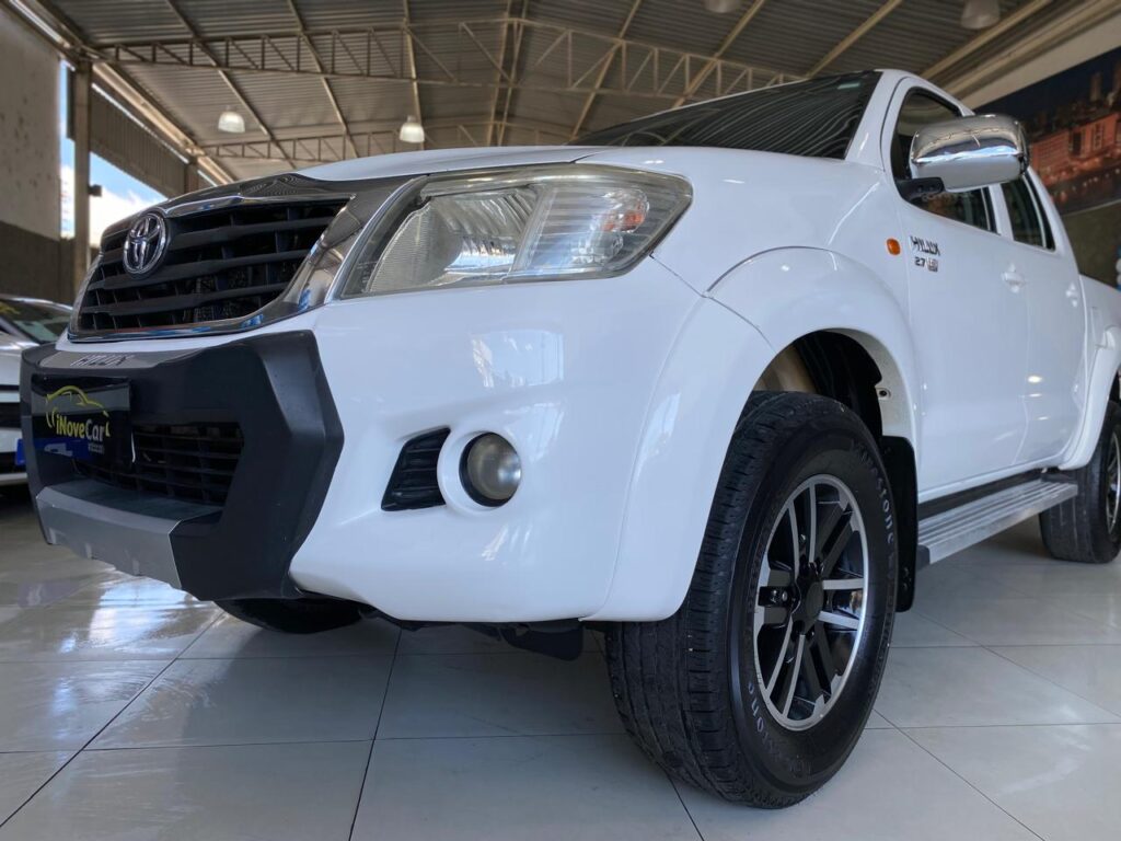 TOYOTA HILUX SR CD 4X2 FLEX AUTOMÁTICO 2015/2015
