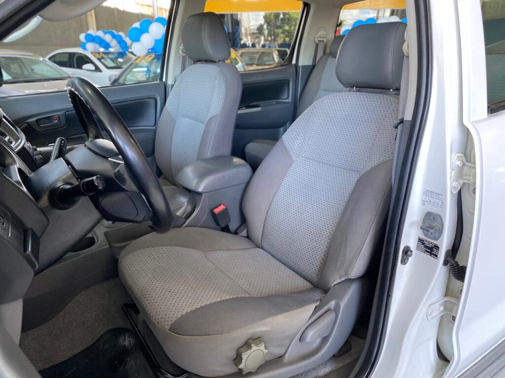 TOYOTA HILUX SR CD 4X2 FLEX AUTOMÁTICO 2015/2015