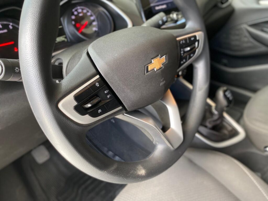CHEVROLET ONIX PLUS 1.0 MT LT2 2023/2024