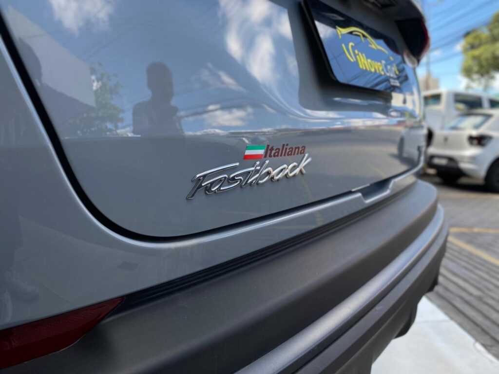 FIAT FASTBACK TURBO 200 2025/2025