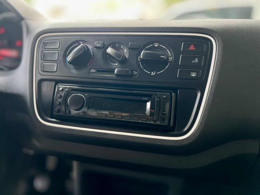VOLKSWAGEN UP TAKE MCV 2016/2017